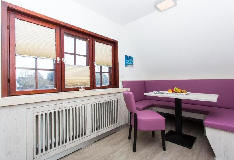 Family Suite, Letj Briis
