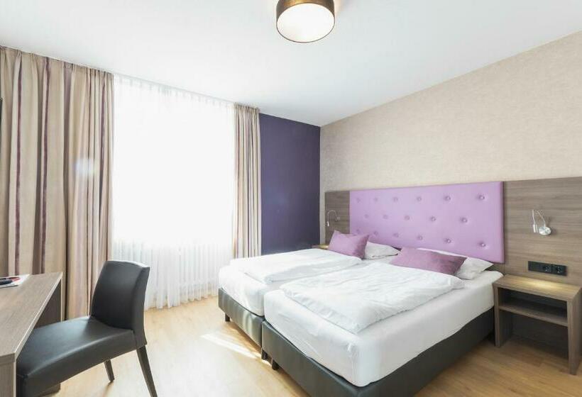 Quarto Comfort, Porta Nigra