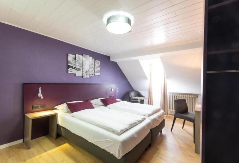 Quarto Comfort, Porta Nigra