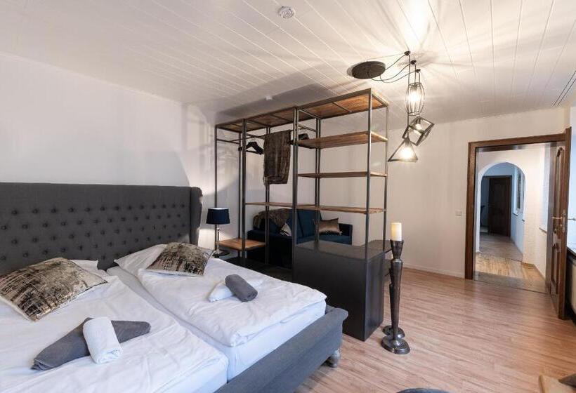 Apartamento 2 Dormitórios, Porta Nigra