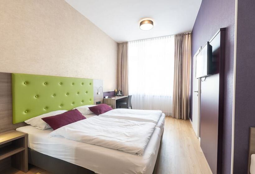 Quarto Comfort, Porta Nigra