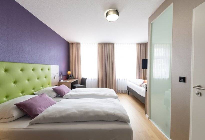 Quarto Triplo Comfort, Porta Nigra
