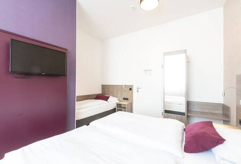 Quarto Triplo Comfort, Porta Nigra
