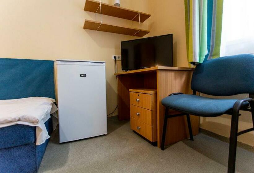 Апартаменты 1 Спальня Нижний Этаж, Pd Hostel
