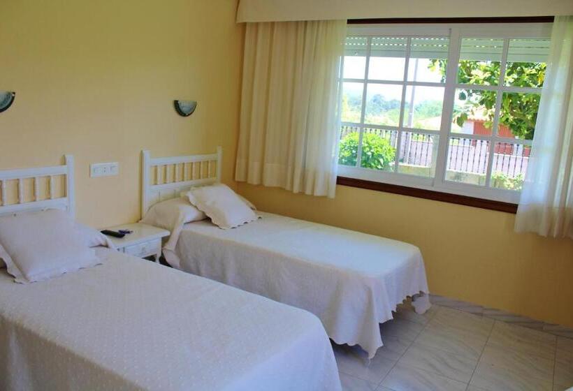 标准三人间, Pensión Residencia Casa Teresa