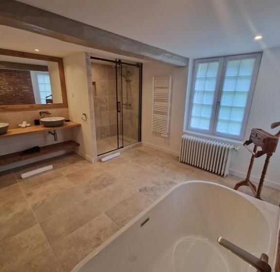 Deluxe room with river view, Au Moulin Saint Nicol   Honfleur