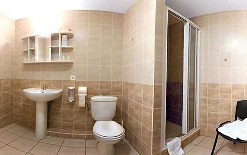 Номер Стандарт, Brit Hotel Grand Hotel Munster