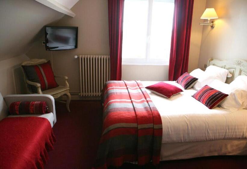 高级三人间, Cit Hotel La Villa Julia