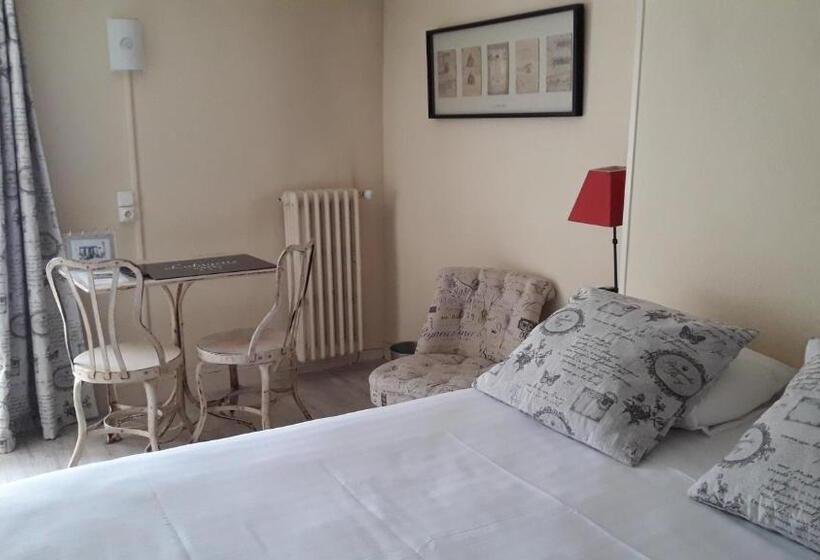Номер Basic, Logis Hôtel Lafayette Rochefort France
