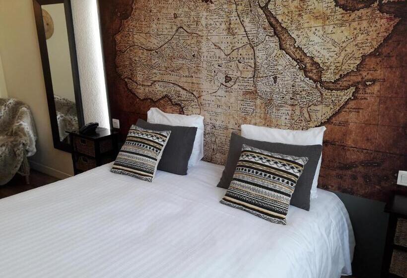 Номер Стандарт Трехместный, Logis Hôtel Lafayette Rochefort France
