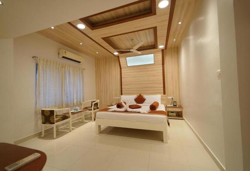 带大床的套房, Palmyra Grand Inn
