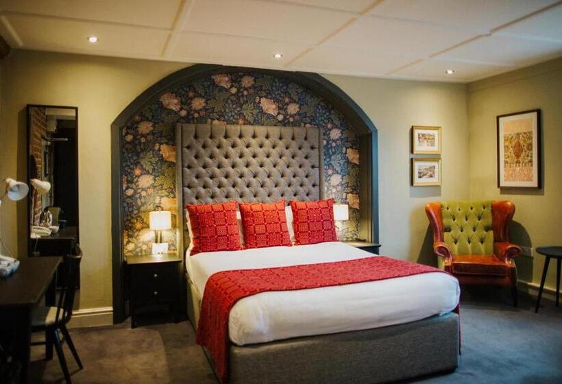 Chambre Familiale, The Globe