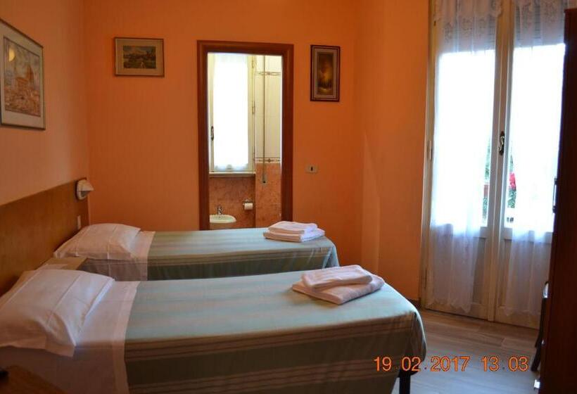 Номер Стандарт Индивидуальный, Albergo Cinzia