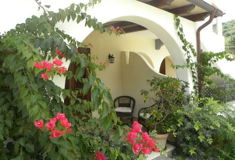 Четырехместный Номер Стандарт, Borgo Eolie