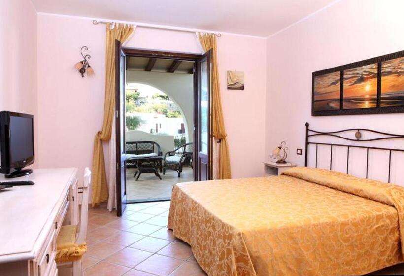 Четырехместный Номер Стандарт, Borgo Eolie