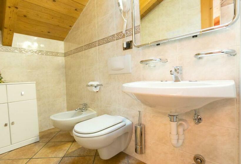 Quarto Triplo Estandar, Champagne