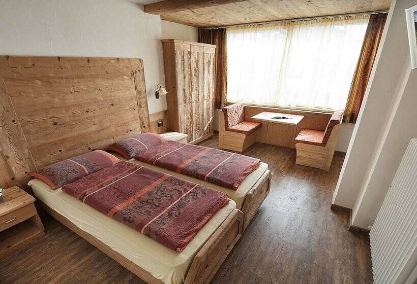 Quarto Triplo Estandar, Champagne