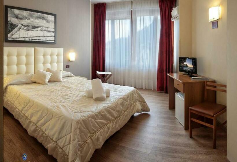Классический Номер, Italia