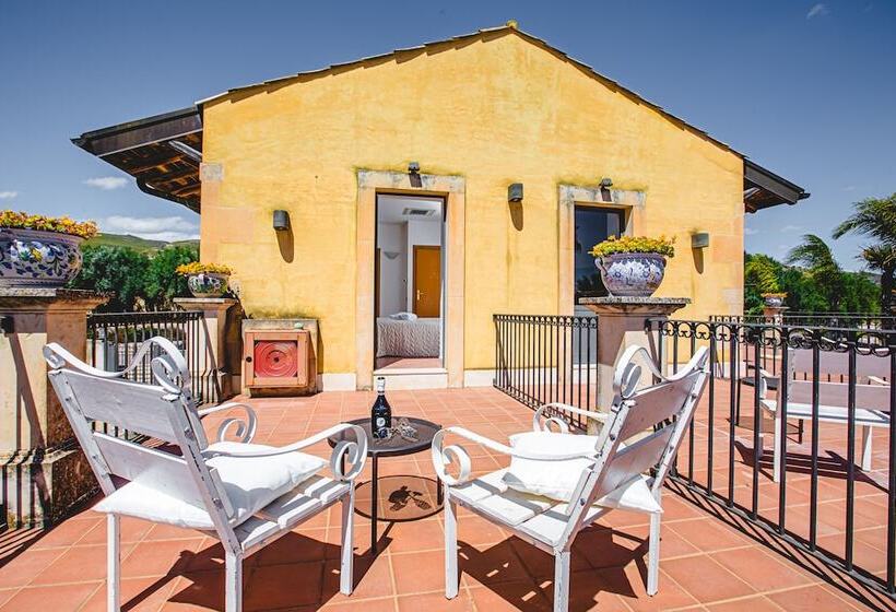 Quarto Estandar com Terraço, Nuovo Castello Crisilio
