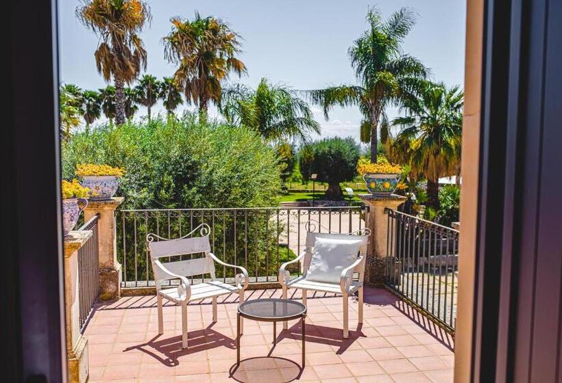 Quarto Estandar com Terraço, Nuovo Castello Crisilio