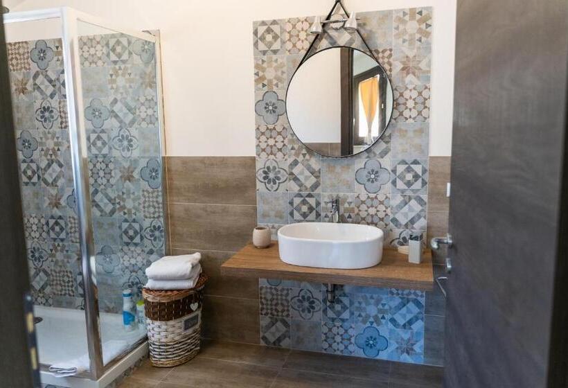 اتاق لوکس چهار تخته, Villa Pollina