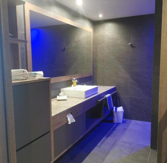 סוויטת ג'וניור דלוקס, Molaris Lodge