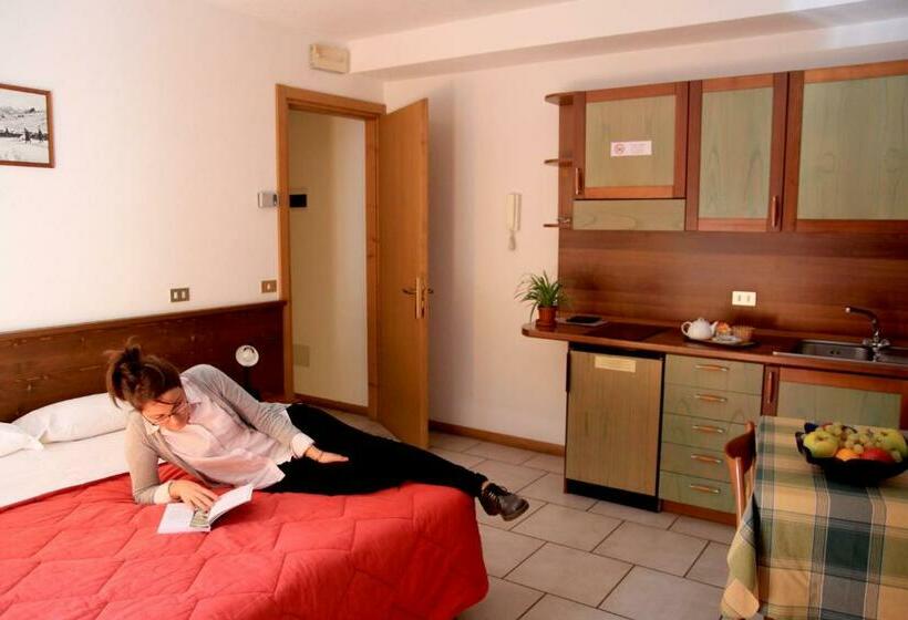 استودیوی استاندارد, Residence Elga