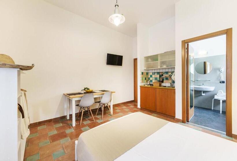 스탠다드 스튜디오, Le Grand Bleu  Gioia Apartments