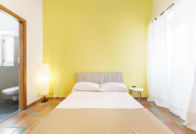 스탠다드 스튜디오, Le Grand Bleu  Gioia Apartments