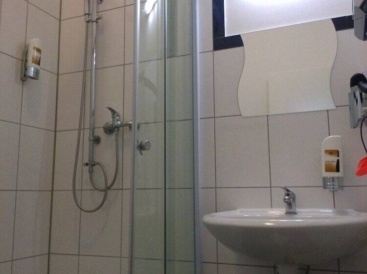 اتاق استاندارد, Willy Hotel Frankfurt