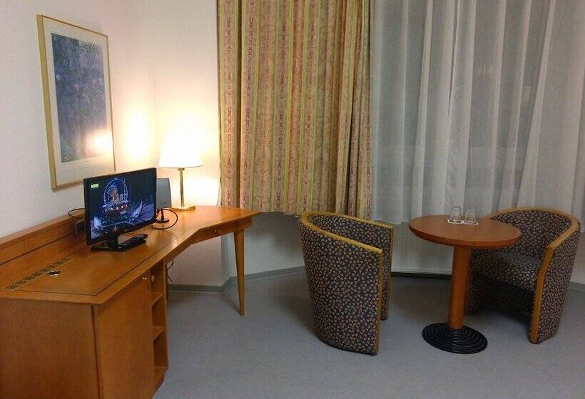 اتاق استاندارد چهار تخته, Willy Hotel Frankfurt