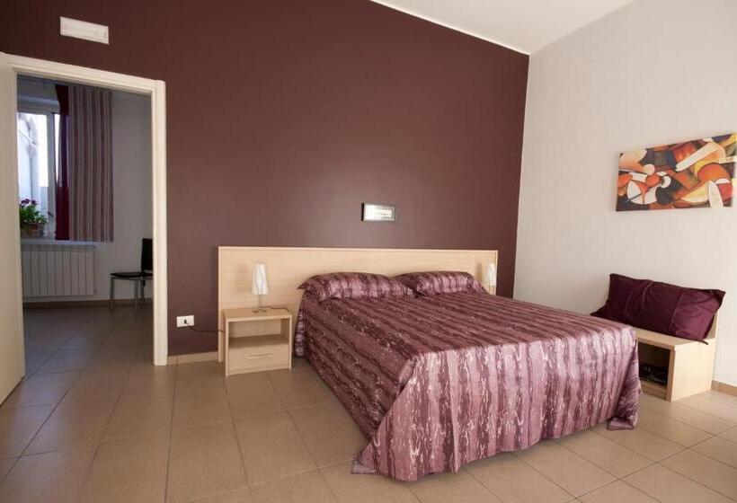 Habitación Triple Estándar, Vado Al Massimo