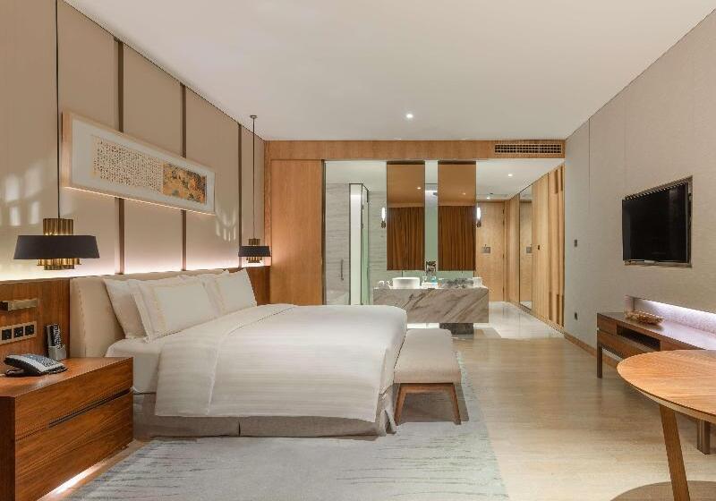 Номер Deluxe Вид на Море, Conrad Xiamen