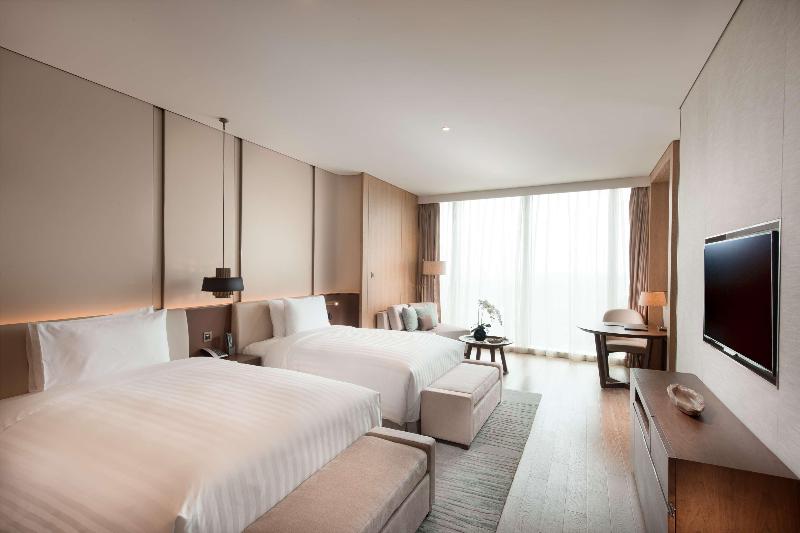 Номер Премиум, Conrad Xiamen