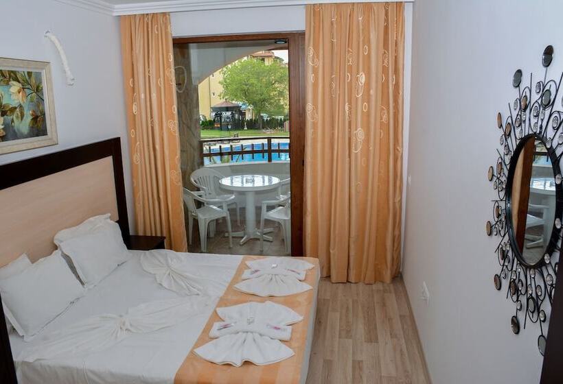Апартаменты 2 спальни Вид на Бассейн, Olymp Apartcomplex