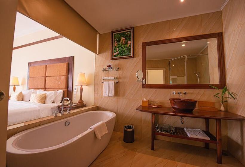 带泳池观景的豪华房, Sokha Siem Reap Resort & Convention Center