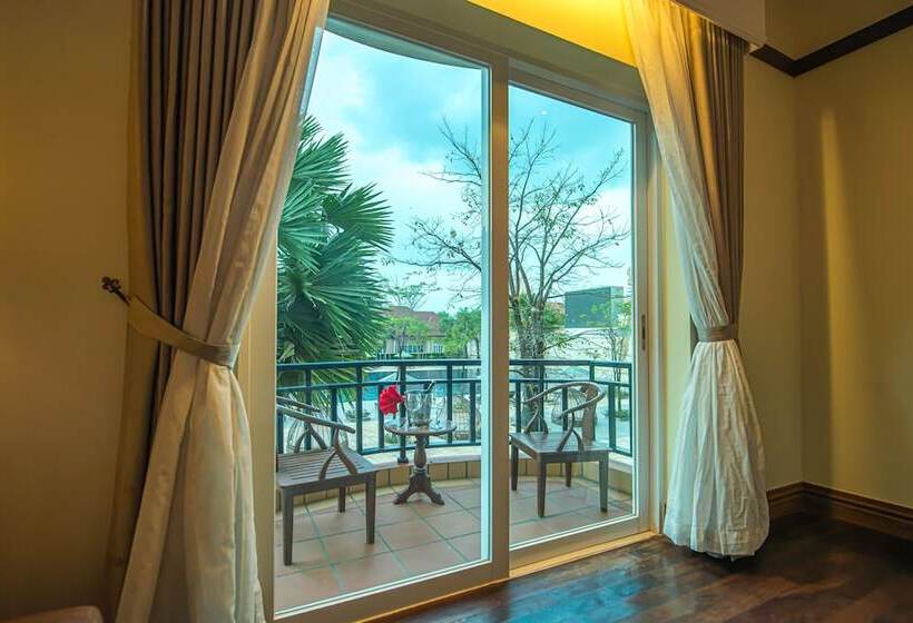 带泳池观景的豪华房, Sokha Siem Reap Resort & Convention Center