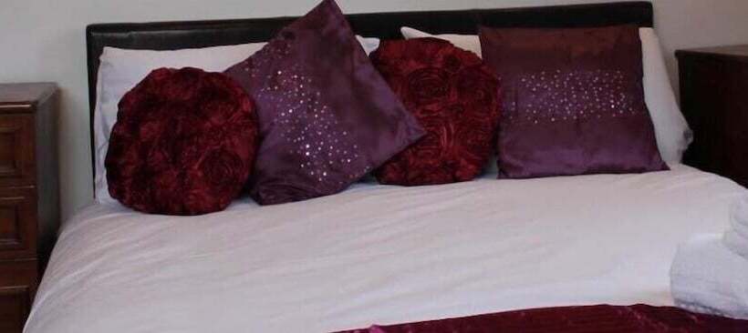 اتاق استاندارد, The George Hotel Stansted Airport