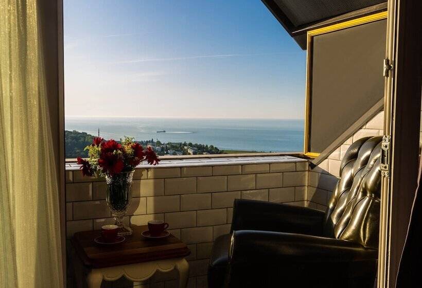 Quarto Ático, Andalouse Otel