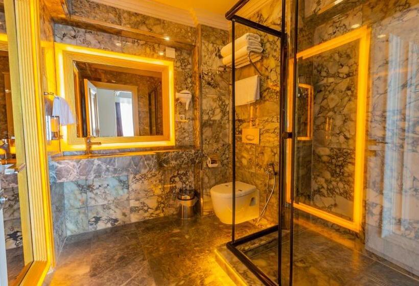 Quarto superior, Andalouse Otel