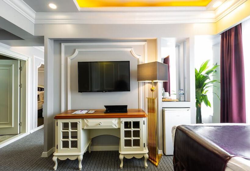 Quarto Triplo Standart, Andalouse Otel