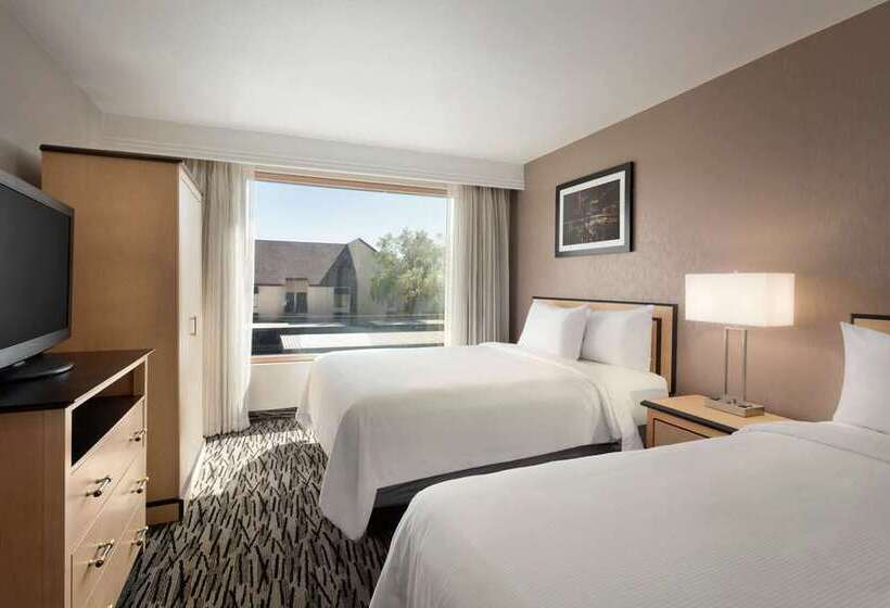 Люкс, Embassy Suites By Hilton Minneapolis Downtown