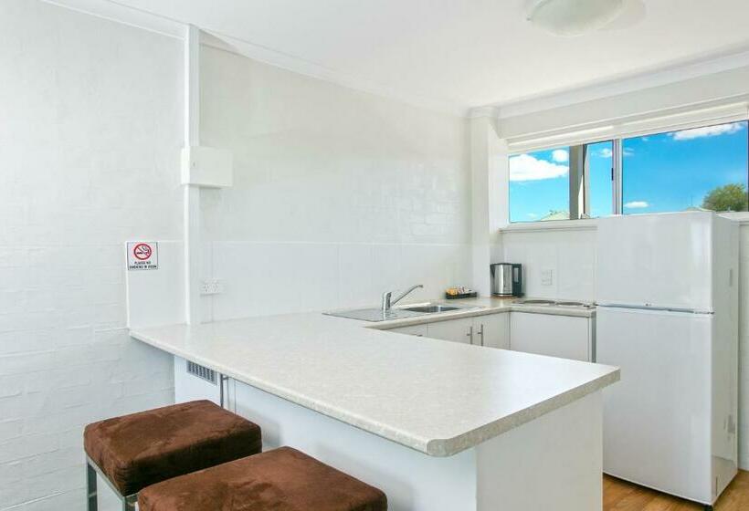 اتاق خانواده اجرایی, Bathurst Studio Apartments