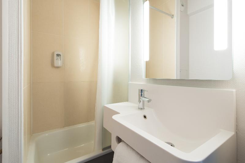 Четырехместный Номер Стандарт, B&b Hotel Blois Sud Vineuil