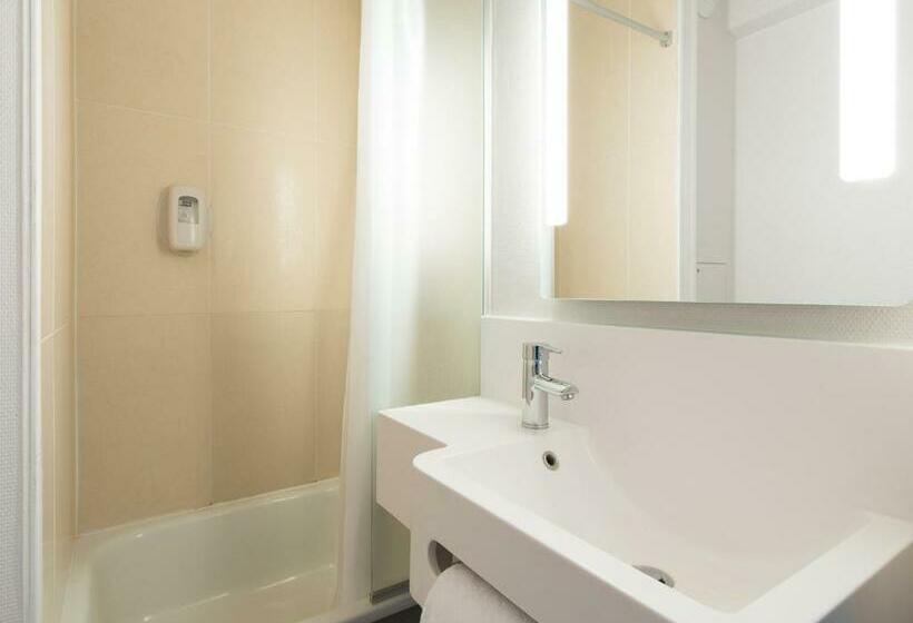 Четырехместный Номер Стандарт, B&b Hotel Blois Sud Vineuil