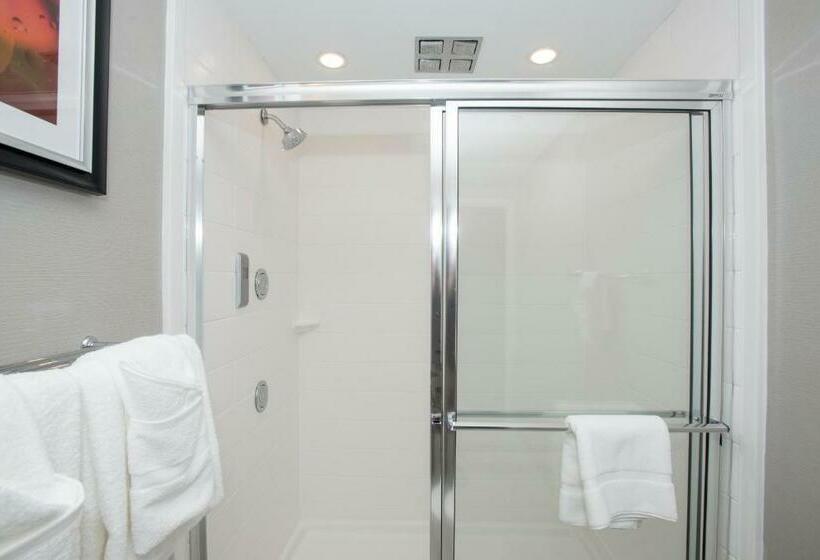 Люкс Кровать Кинг, Voco The Clair Cincinnati Downtown, An Ihg