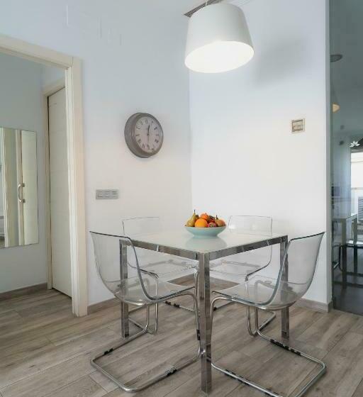 1 Bedroom Penthouse Apartment, Azz Sevilla Torre de La Plata Apartamentos