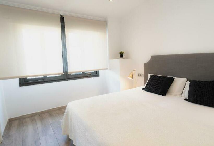 1 Bedroom Penthouse Apartment, Azz Sevilla Torre de La Plata Apartamentos