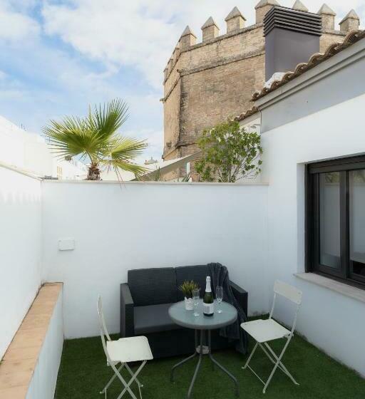 1 Bedroom Penthouse Apartment, Azz Sevilla Torre de La Plata Apartamentos