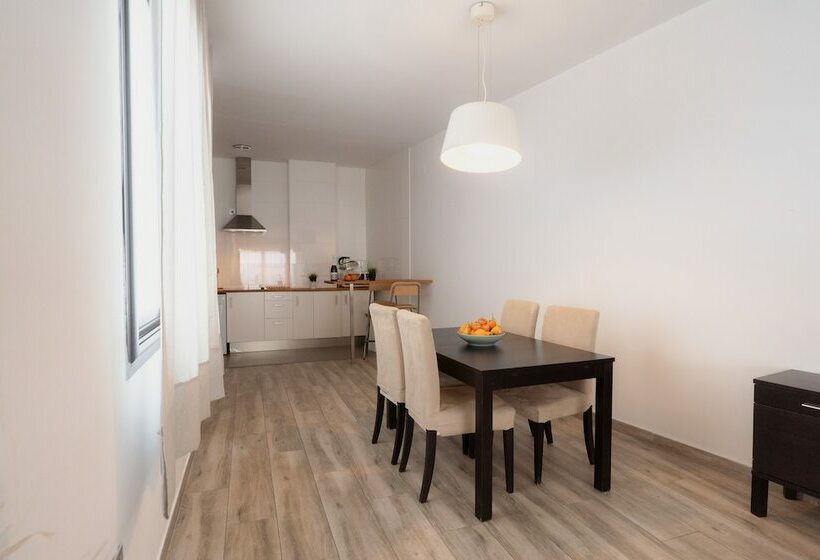 1 Bedroom Penthouse Apartment, Azz Sevilla Torre de La Plata Apartamentos